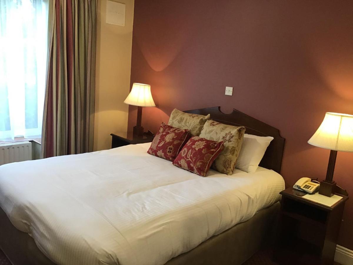 Glenwood House Hotel Carrigaline Buitenkant foto